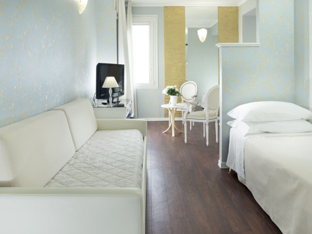 media.Gallery-Junior-Suite-1-Hotel-Admiral-Riccione