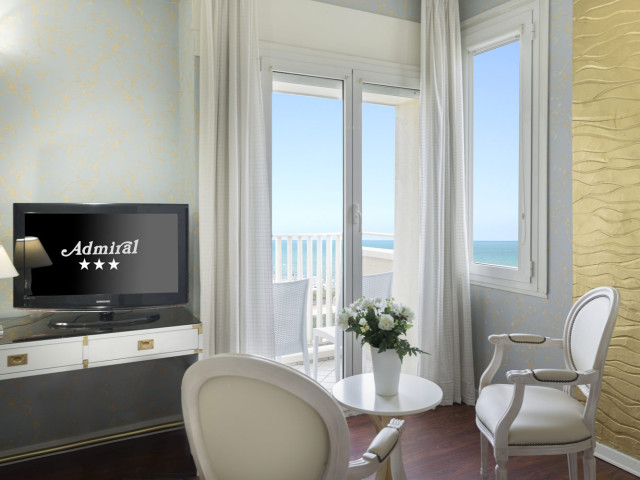 media.Gallery-Junior-Suite-2-Hotel-Admiral-Riccione